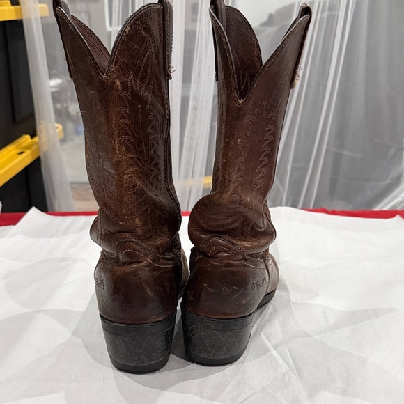 Rugged Brown Western Cowboy Boots - Picture 4 of 5